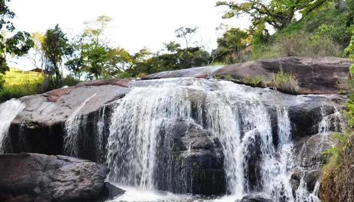 Conheça seis cachoeiras na região de Maringá, ideais para se refrescar.