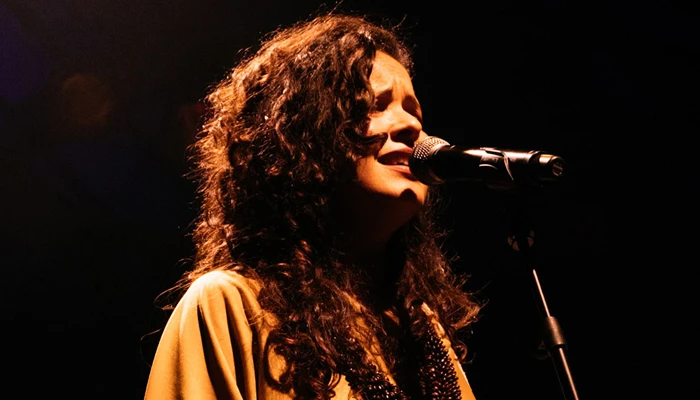 A cantora na cidade com o show 'Toda Pele'